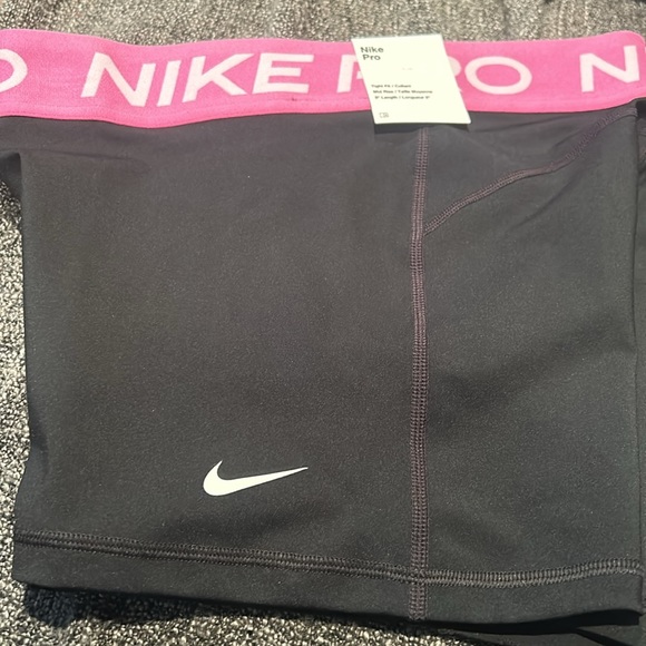 Nike Pro,tight fit,mid rise - Picture 4 of 4
